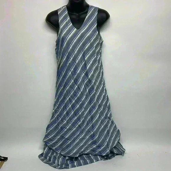 Parsley, in stage size small Octavia dress - Picture 3 of 13